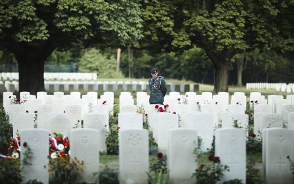 В Чернігові невідомі пошкодили надгробки на кладовищі, де поховані німці