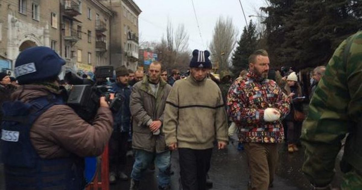 Боевиков уговорили не проводить парад пленных украинских военных