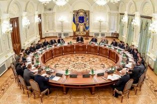 Сенсационные решения СНБО: санкции против России, обращение в Гаагский трибунал и военные у власти в зоне АТО