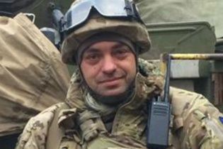 "Шукали золото-срібло". Ексрадника Порошенка обшукало ДБР