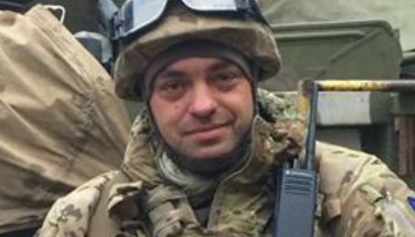 "Шукали золото-срібло". Ексрадника Порошенка обшукало ДБР