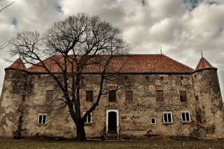 Замки Закарпаття: палац графів Шенборнів, "Сент-Міклош" і "Паланок"