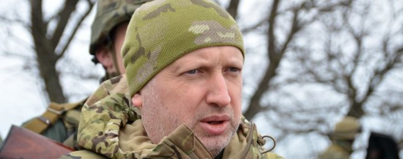 Турчинов дав "зелене світло" створенню професійної капеланської служби в українській армії