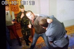 Появилось видео драки Соболева и Ивченко в Раде
