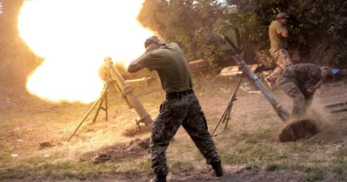В Минске продолжаются переговоры об отводе "легкого" вооружения на Донбассе