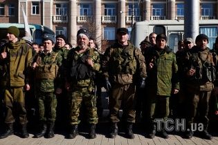 На Донбасі бойовики гатили із "забороненої" зброї, а у Пісках відбувся бій