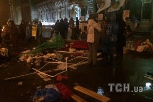Аваков пообещал уволить того, кто дал приказ разогнать "финансовый Майдан" под Нацбанком