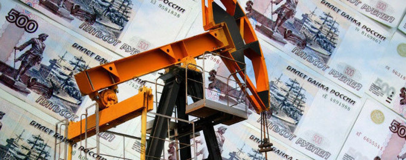 За ночь резко подешевела нефть и рубль упал