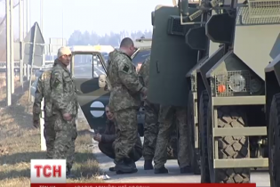 Під Києвом розбилася колона броньовиків "Саксон", один військовий загинув