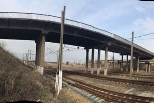 У Луганській області підірвався вантажний потяг з вугіллям для України