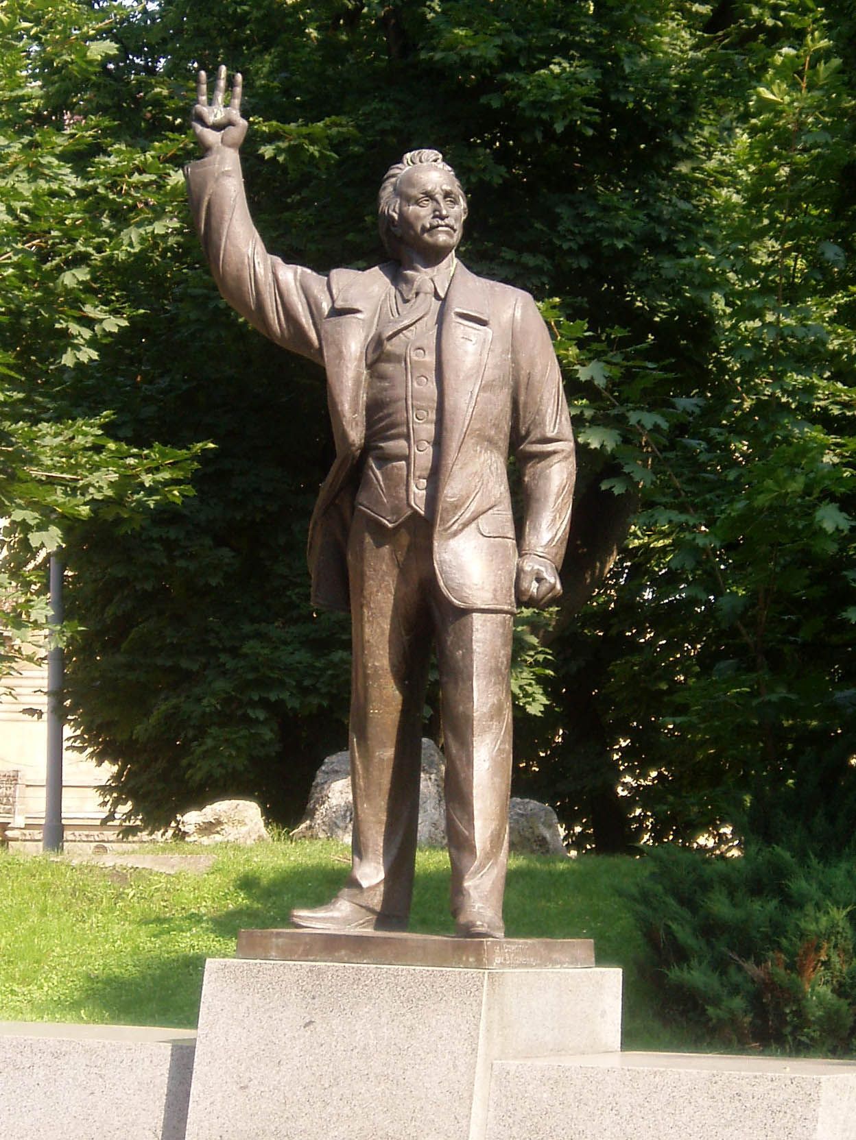 Пам'ятник Чорноволу