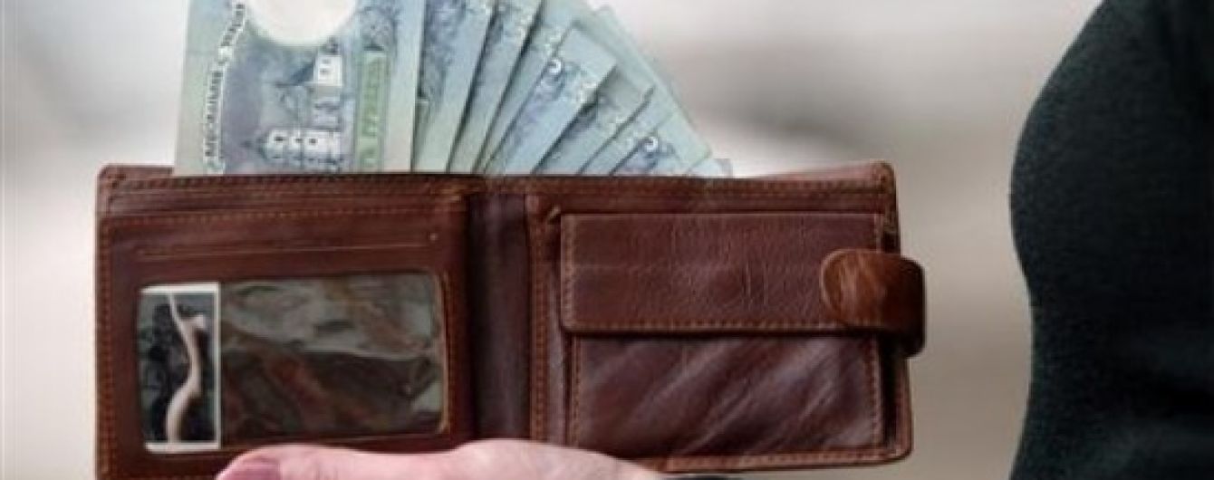 Украинцам повысили минимальные зарплаты, пенсии и стипендии
