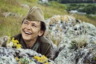 Поліна Гагаріна потужно переспівала хіт Цоя для фільму про українську снайперку
