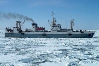 Слідчий комітет РФ з'ясував, чому потонув траулер "Далекий Схід"