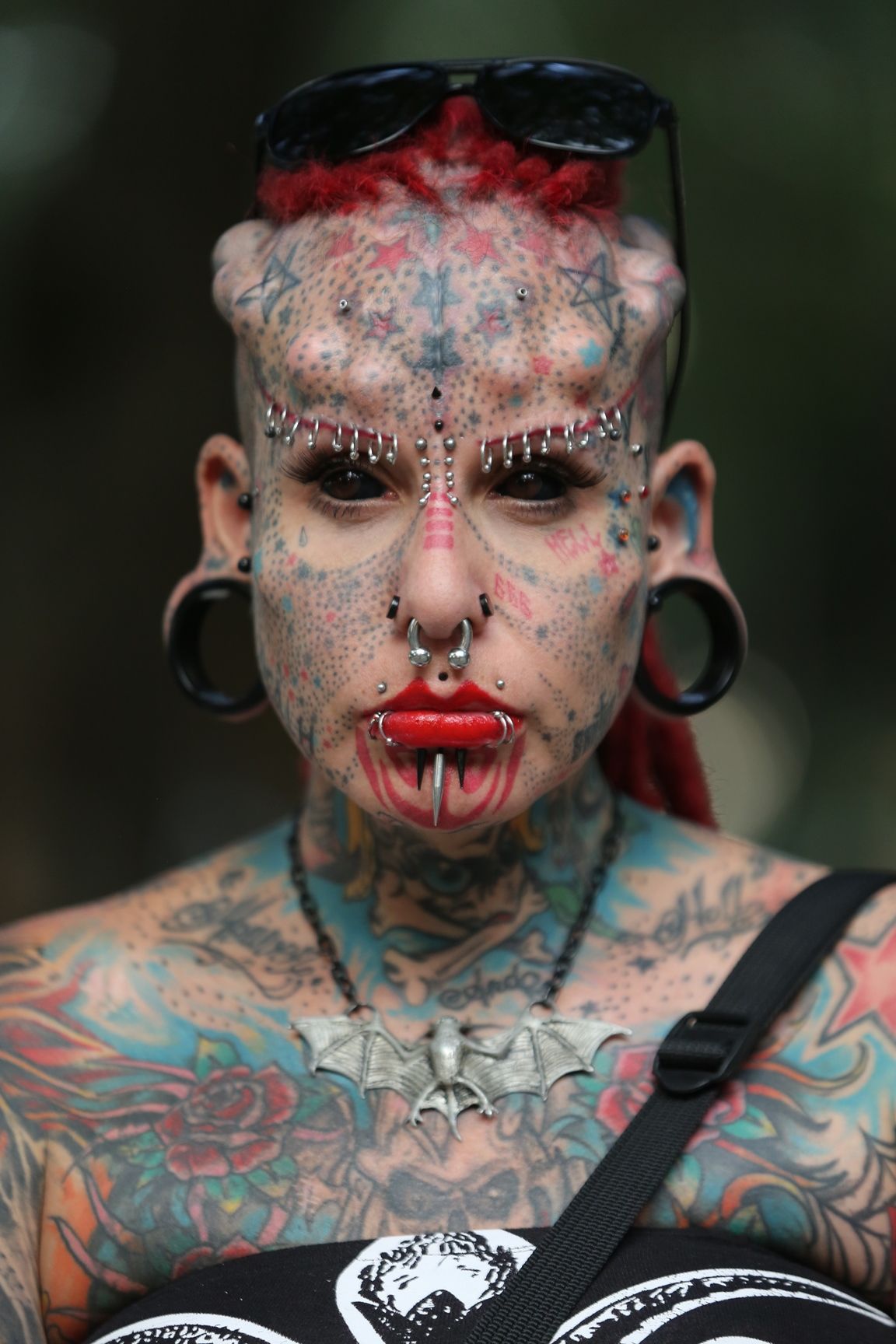 zagruzka-zhopu-foto-tolstih-s-pirsingom-i-tatuirovkami-poisk