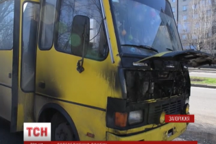 Працівники ДАІ врятували 30 пасажирів, загасивши палаючий автобус