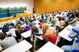 Міносвіти оприлюднило "чорний" список 60 вишів та їхніх філій, які хочуть закрити