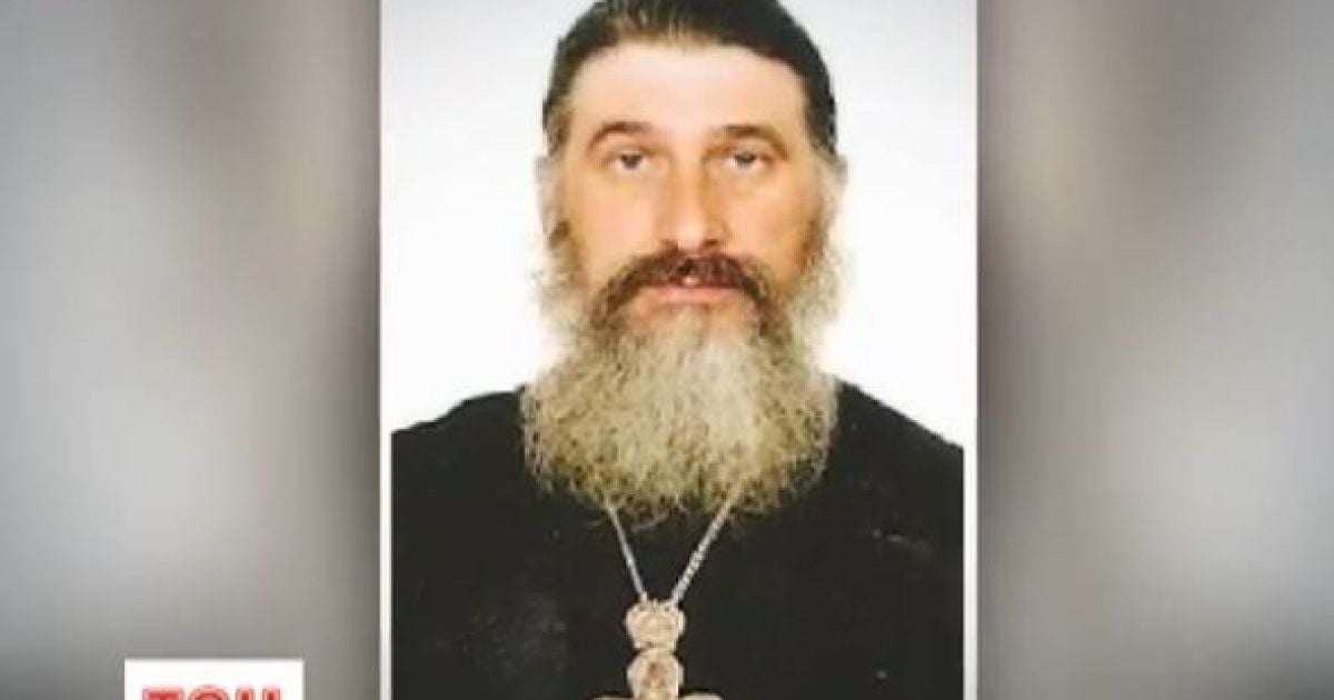 У Києві суд виправдав священика, який виставив труп своєї дружини для поклоніння
