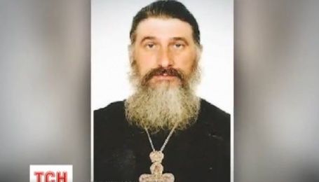 У Києві суд виправдав священика, який виставив труп своєї дружини для поклоніння
