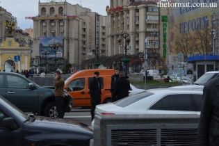 Сын Порошенко на BMW попал в ДТП прямо посреди Майдана