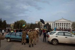 У Краматорську з бійкою знесли пам'ятник Леніну