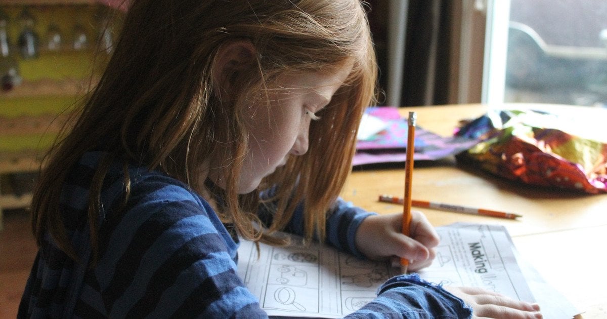 Как мотивировать ребенка делать уроки