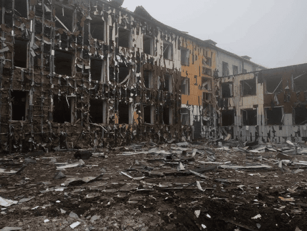 Межівська середня школа №1 після обстрілу  / © Департамент гуманітарної політики міськради Дніпра