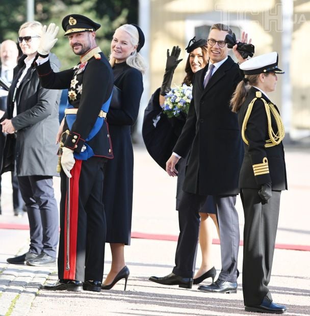 Спадковий принц Гокон, спадкова принцеса Метте-Маріт, президент Фінляндії Олександр Стубб та його дружина Сюзанна Іннес-Стубб / © Getty Images