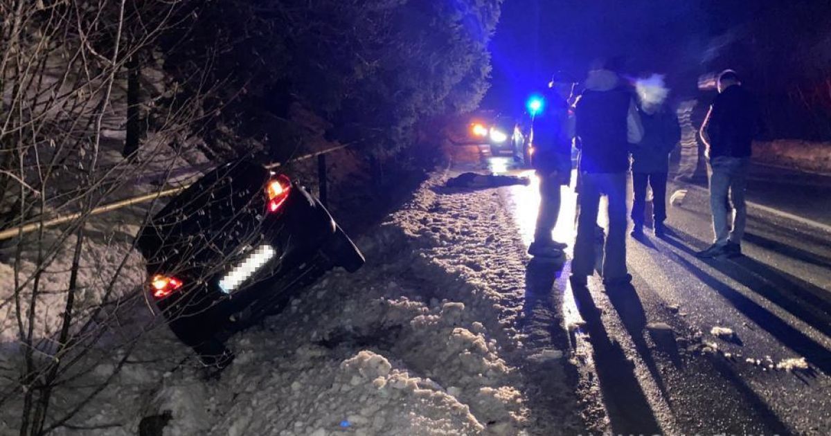 У курортному Славському авто на смерть переїхало пішохода та злетіло у кювет: фото