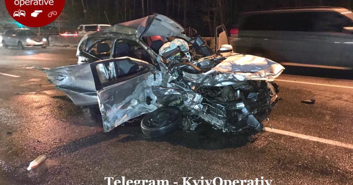 Моторошна ДТП на київській кільцевій: стрілка спідометра Audi застигла на 160 км/год