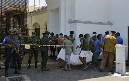 Серия взрывов на Шри-Ланке: в стране введен комендантский час, заблокированы Facebook и WhatsApp