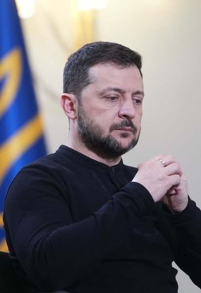 “Маніфест 42” ініціював петицію із закликом до Володимира Зеленського підписати закон про добросовісного набувача
