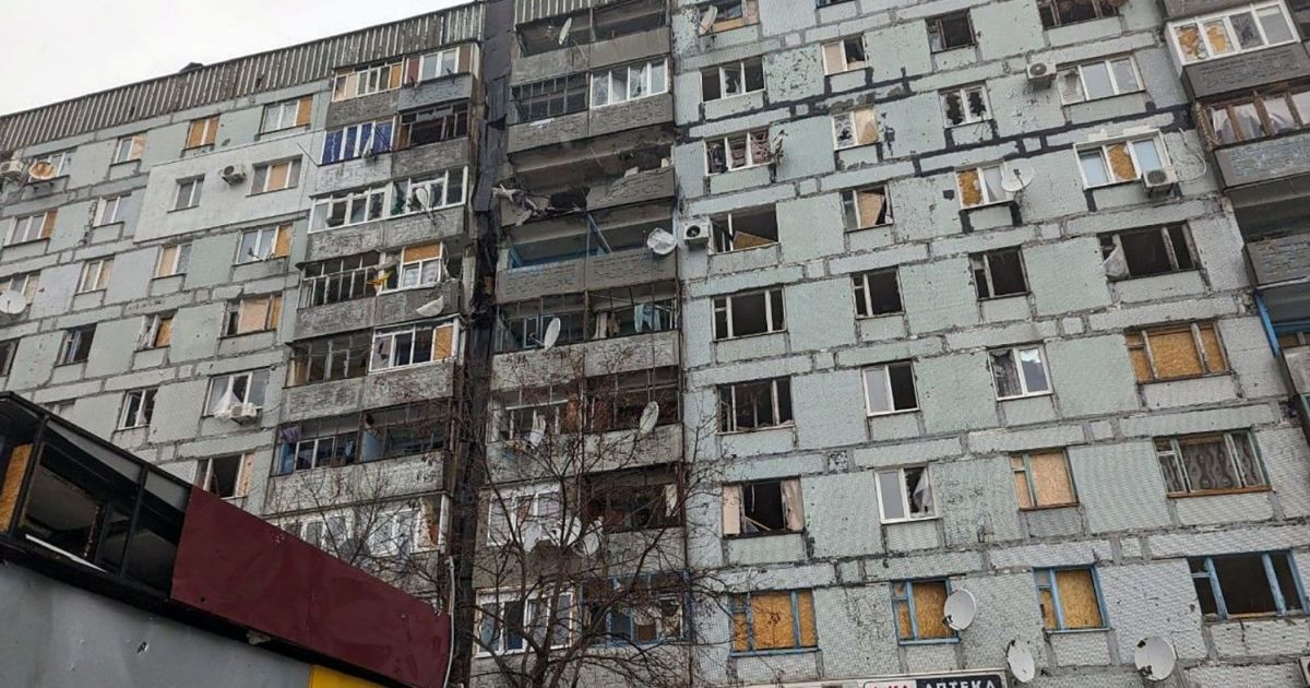 Поврежден дом в Запорожье после удара окупантов