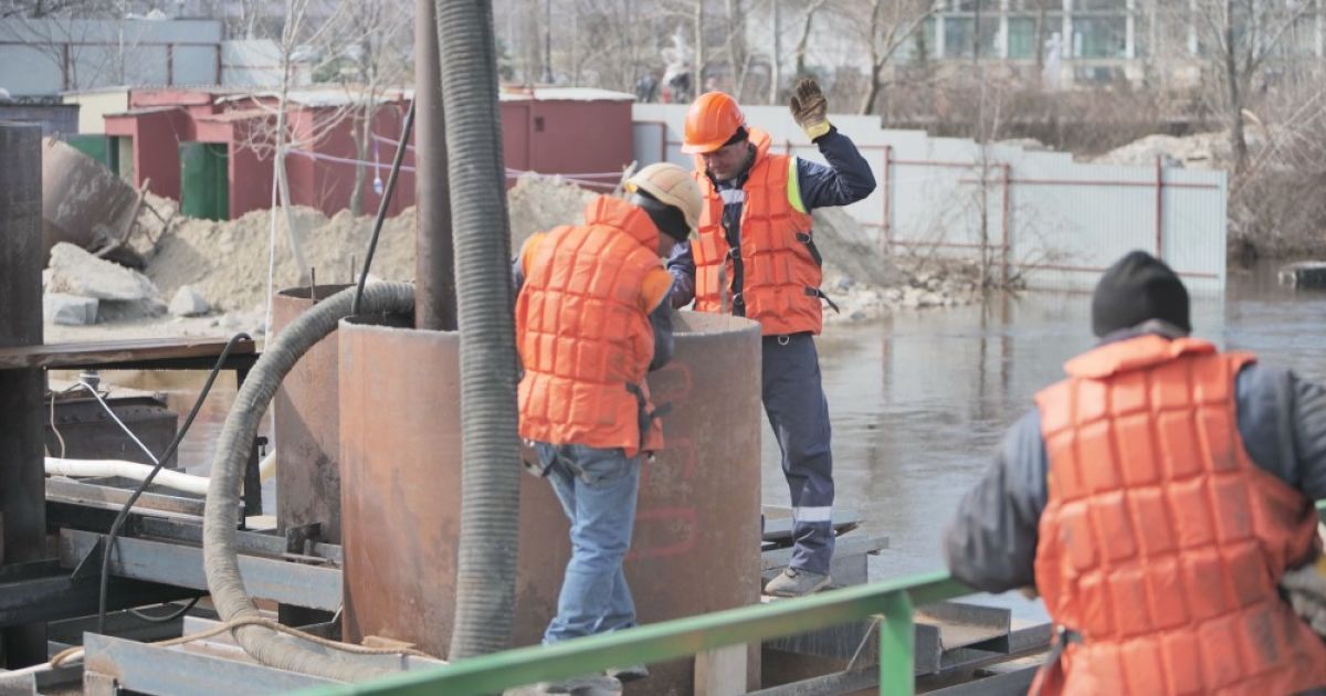 Як у Києві новий міст на острів Оболонський будують