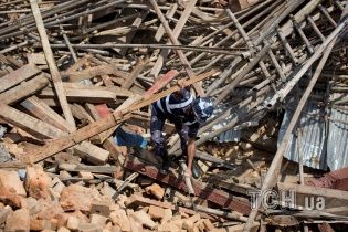 Число жертв землетрясения в Непале превысило 7,3 тысячи