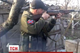 Российские боевики с матом обстреляли "укропскую хату"