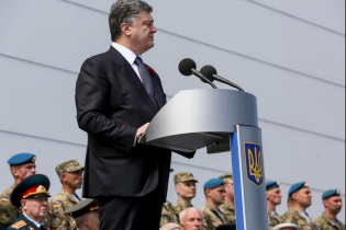 Влада вирішує, як дати відсіч терористам у разі нападу – Порошенко