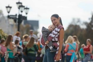Сьогодні в Україні святкують День матері