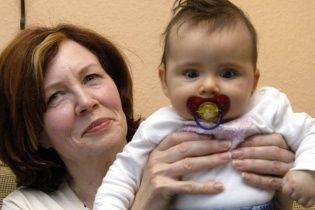 Оплодотворенная в Украине 65-летняя немка родила четырех близнецов