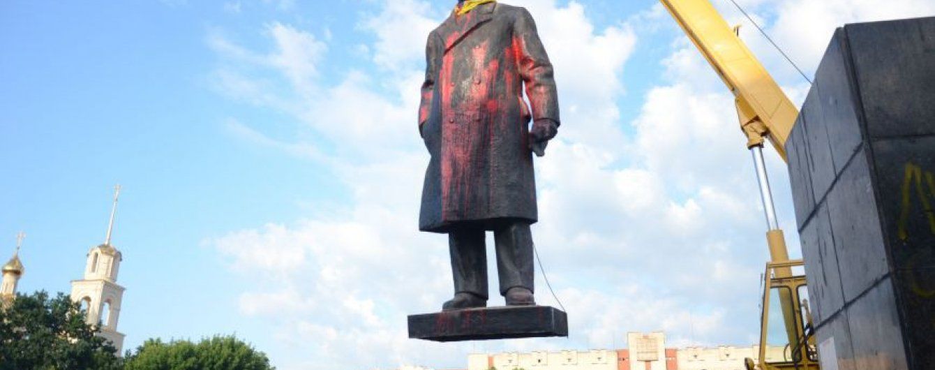 Стало відомо, скільки пам'ятників Леніну вже знесли в Україні