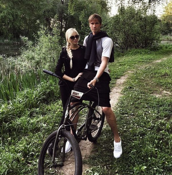Олена Шишкова з новим хлопцем