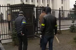 ГПУ поскаржиться на суддів за звільнення підозрюваного у видачі зброї "титушкам" для розгону Майдану