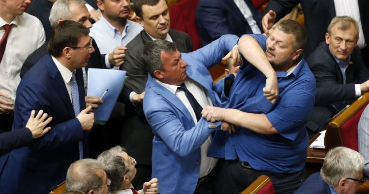 Підозрюваний в організації теракту під ВР за день до трагедії був на Банковій - Мосійчук