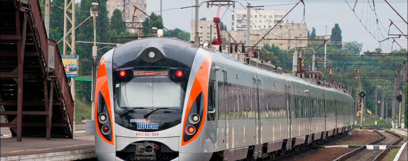 "Укрзалізниця" вперше оновить свій парк вагонами-трансформерами