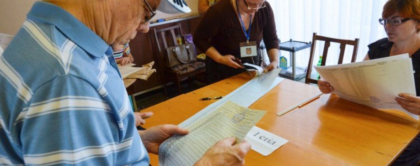 Чернігівські довибори на фінішній прямій: рекордна кількість кандидатів у нардепи та гучні скандали
