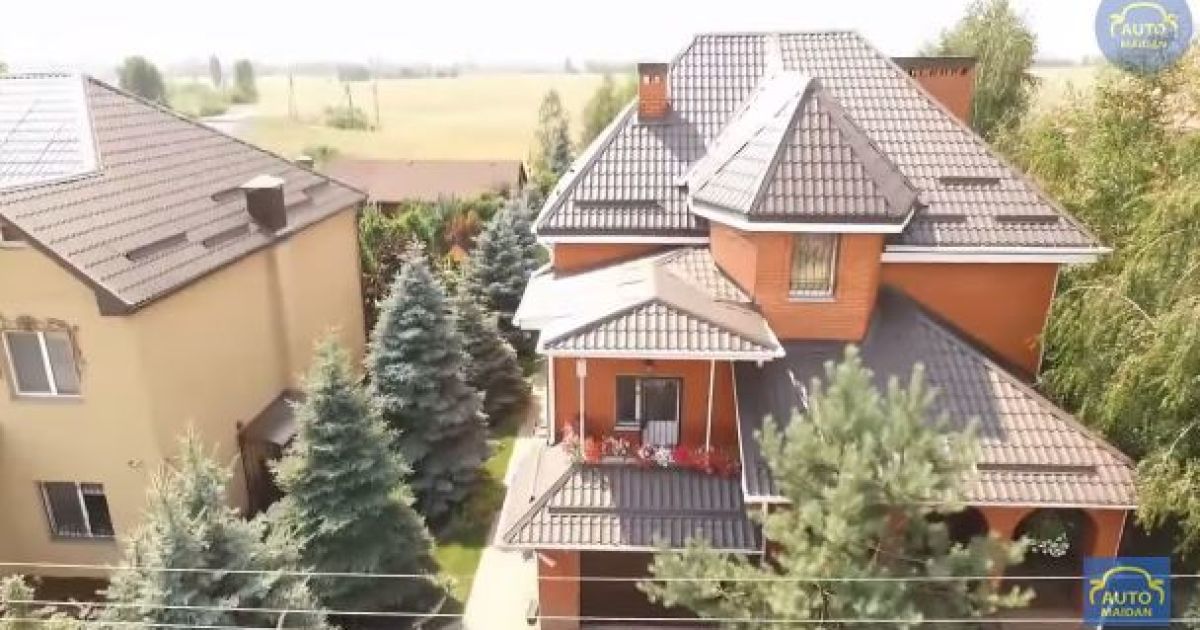 Шикарний будинок "діамантового" прокурора зняли з висоти пташиного польоту