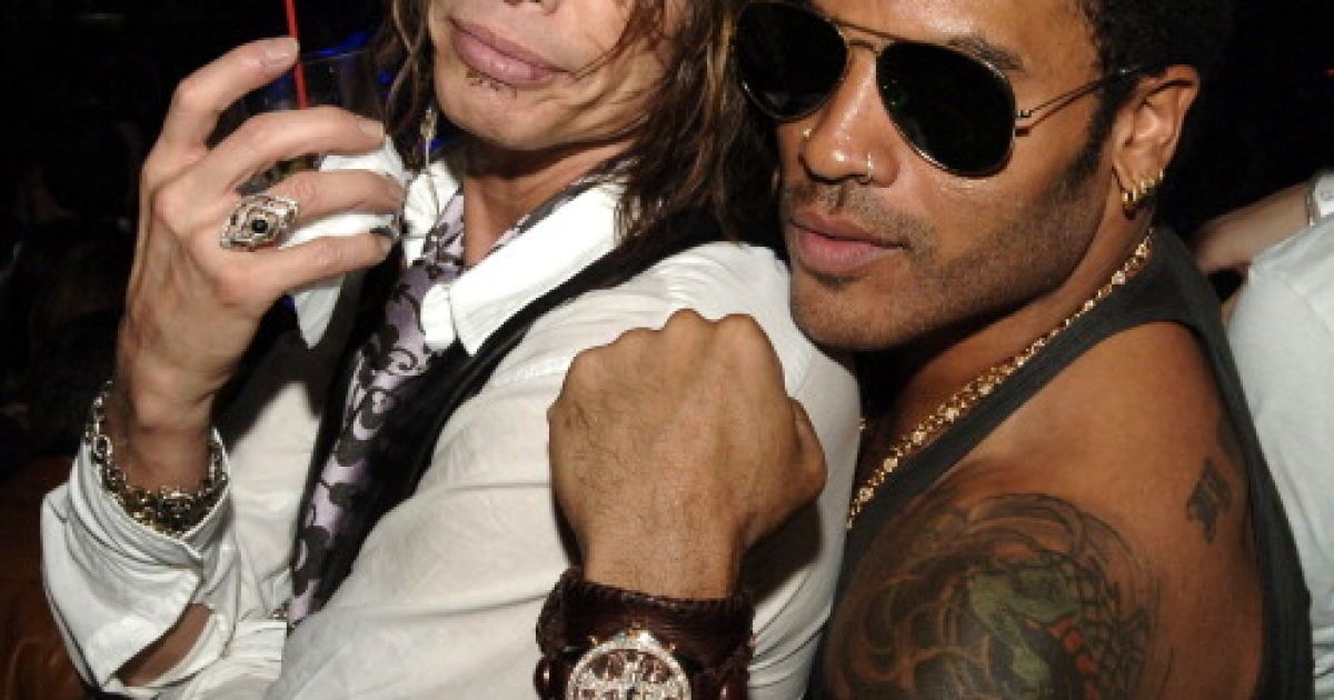 Солист Aerosmith пошутил над обнаженным мужским достоинством Ленни Кравица