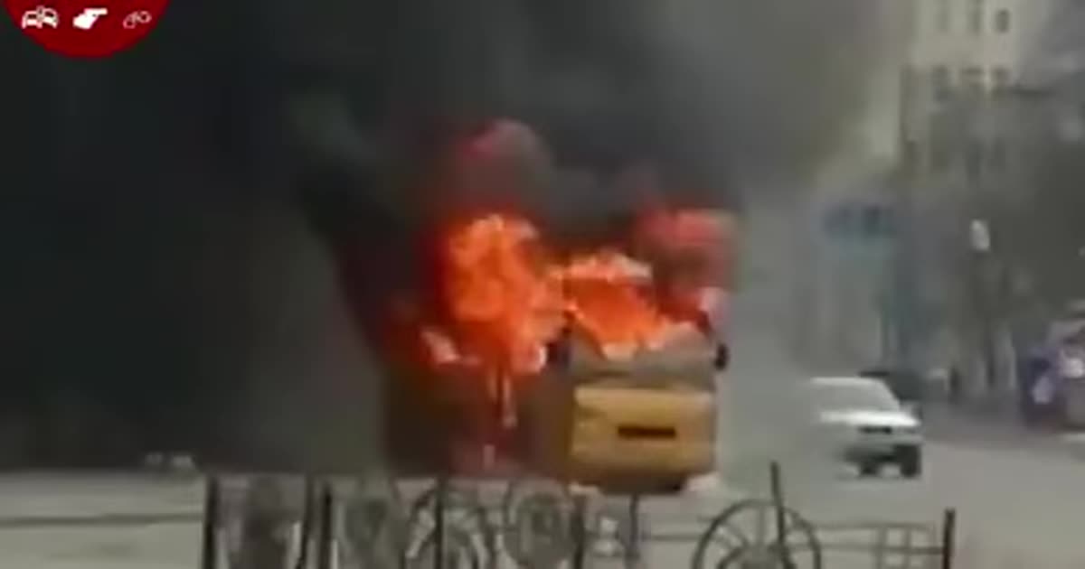 У Києві на Солом‘янській площі під час руху загорілася маршрутка
