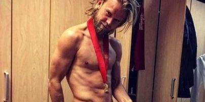 Норвезькі футболісти відсвяткували чемпіонство голими фото з кубком