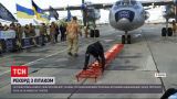 Новости Украины: бывший военный, потерявший ногу, протащил самолет почти на 7 метров